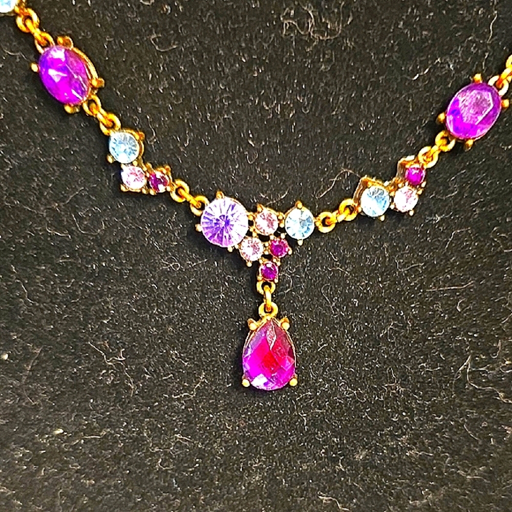 Elegant Purple and Gold Necklace - Picture 5 of 6